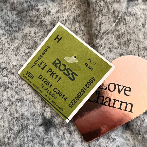 New Love Charm Gray Fleece Top with Dark Gray Stars and Low Back Size XL - Picture 6 of 6